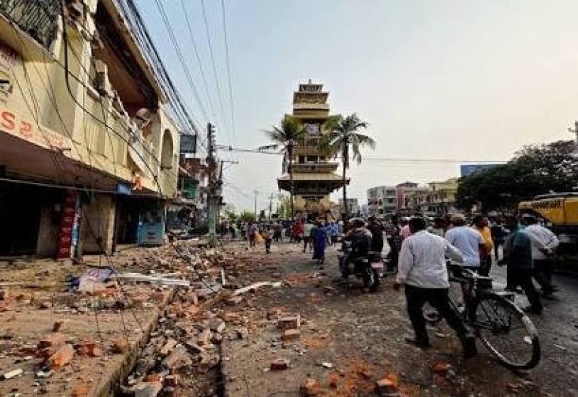 अतिक्रिमित घरटहरा भत्काएर वीरगञ्जको मुख्य सडक विस्तार सुरु